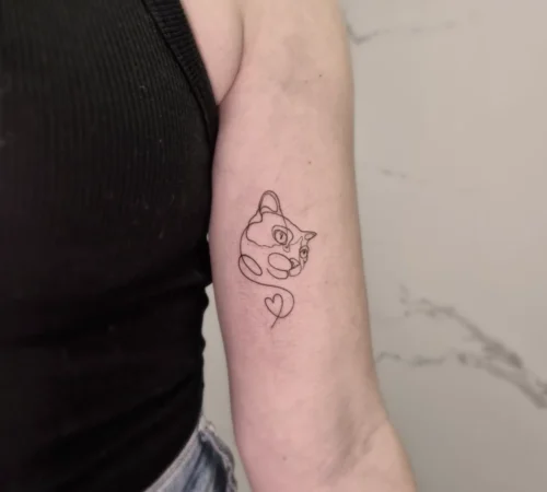 Tatuaje de línea fina en Pamplonarealizado en Nebula Tattoo Studio Tatuaje de línea fina en Pamplonarealizado en Nebula Tattoo Studio